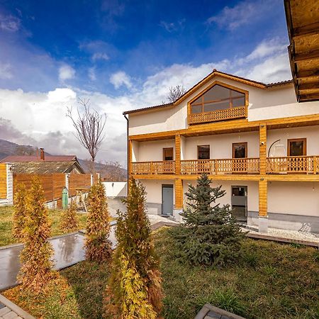Taniqinn Dilijan Hotel Exterior photo